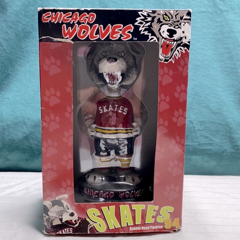 2005 CHICAGO‎ WOLVES MASCOT "SKATES the WOLF"